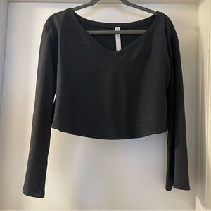Cropped lululemon shirt with flared sleeves